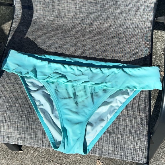 Victoria’s Secret the foldover MINT bikini bottom - Picture 2 of 4